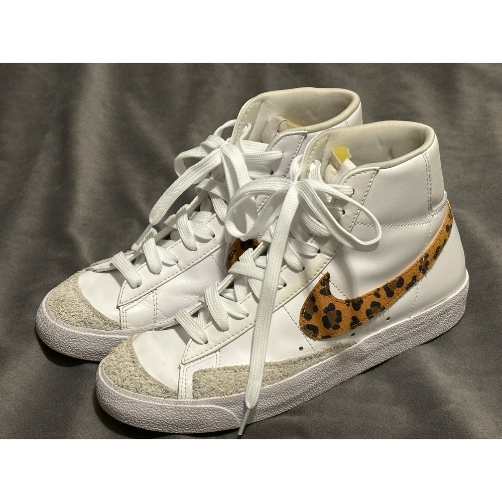 Nike Women's Hightop Leopard Print  Swoosh  Womens Size 9.5